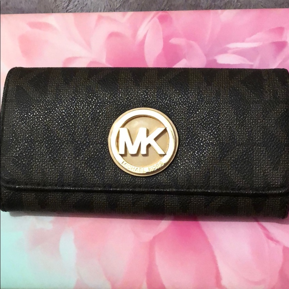 Leather Michael Kors wallet